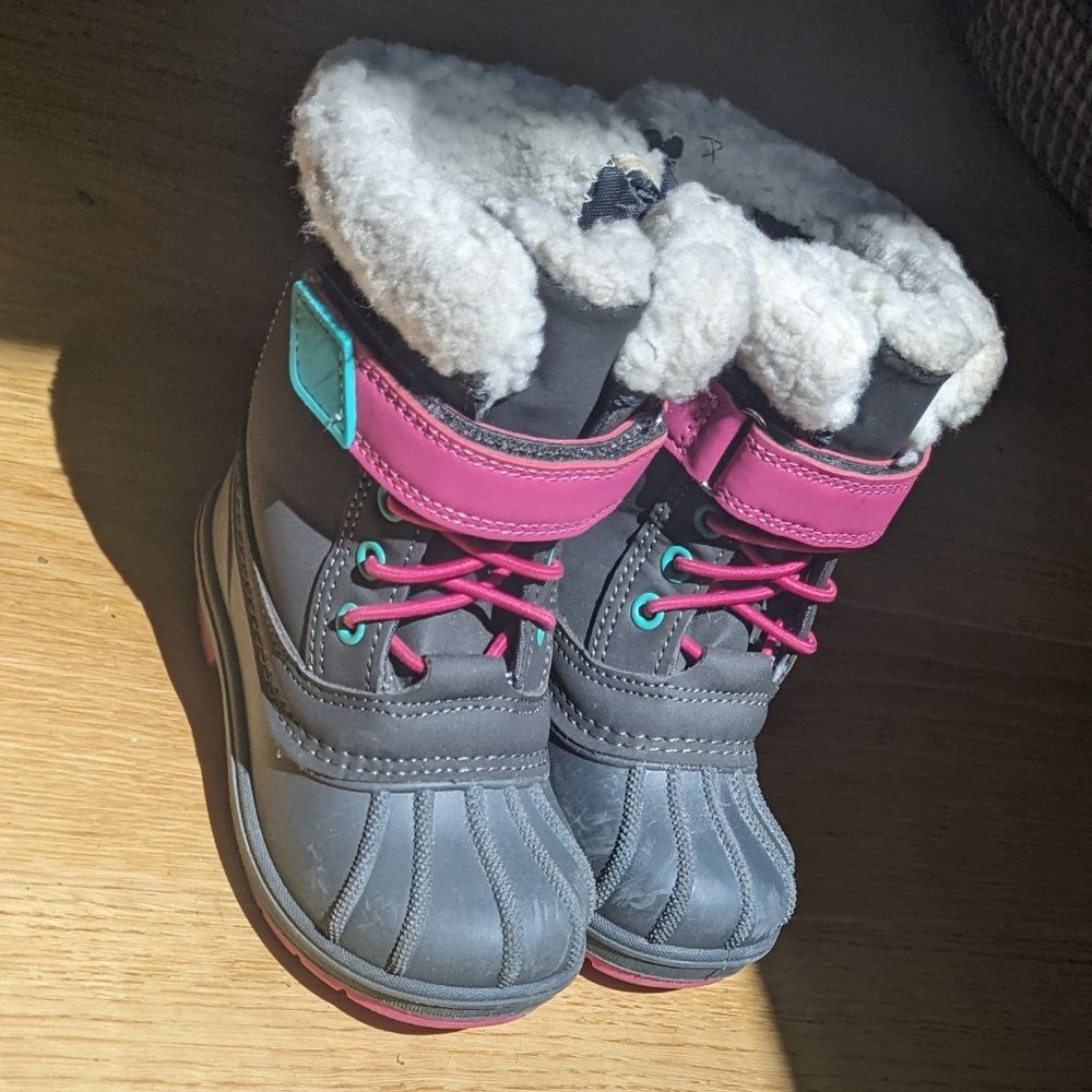Cat +& Jack toddler Snowboots - c7